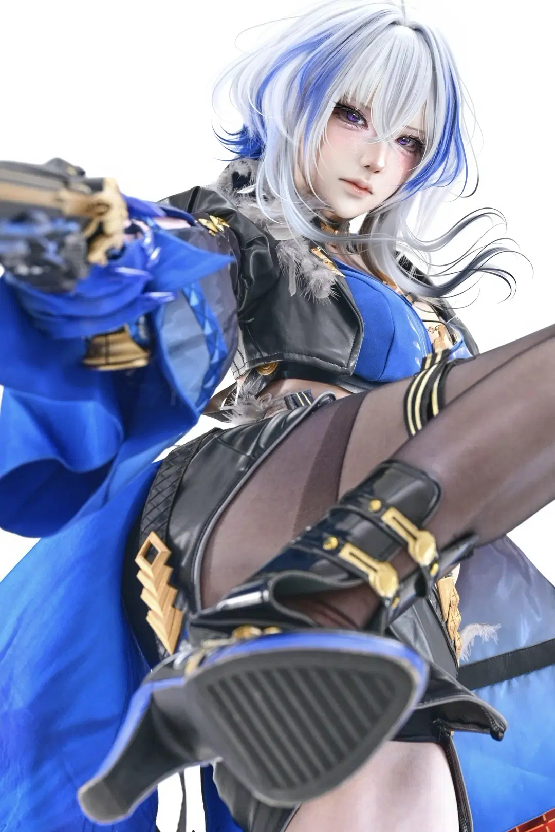 [Galbrena cosplay] The Combat Stance in Wuthering Waves by 肉松 - Image 2