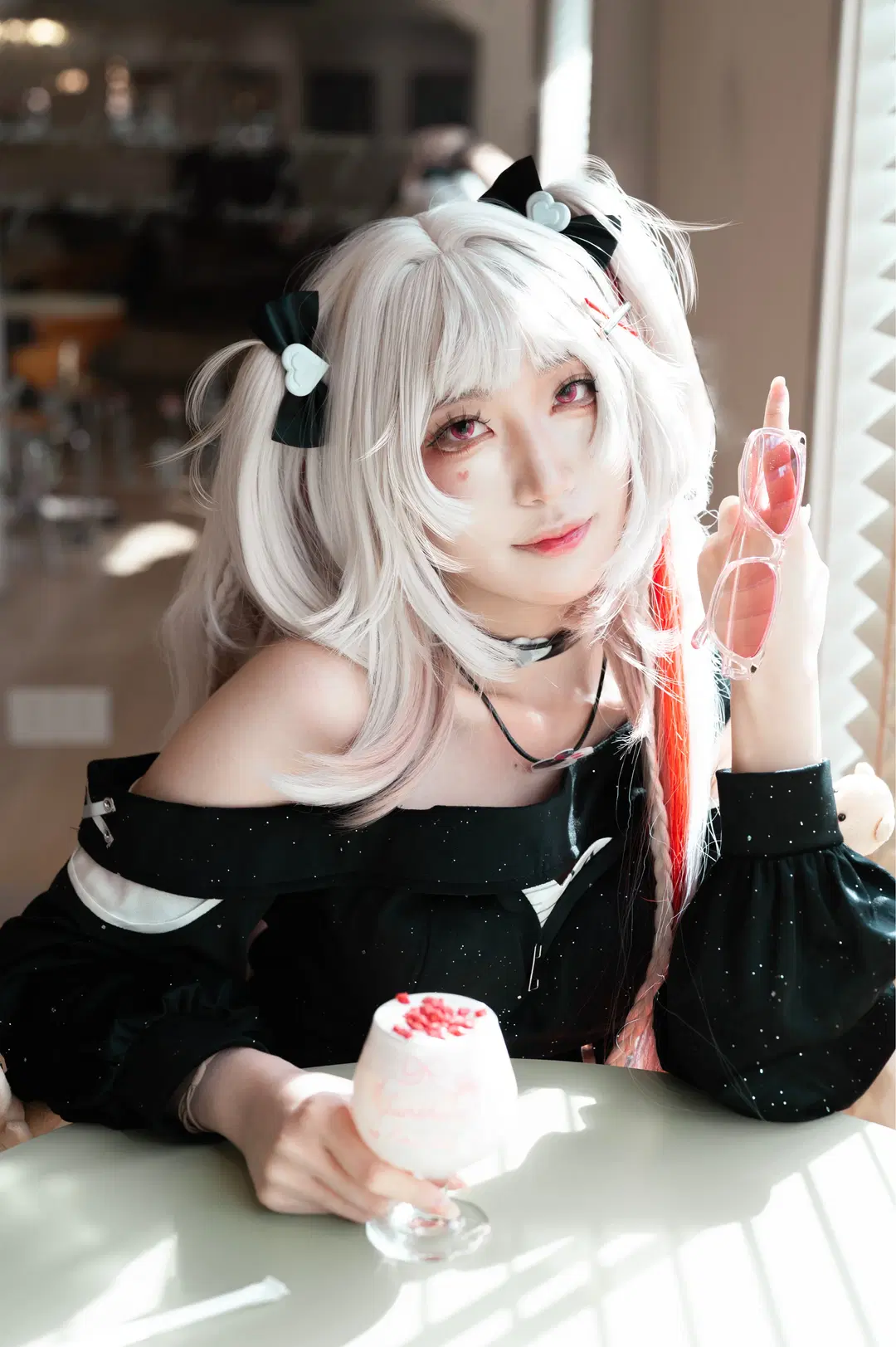 银发红裙的日常感偶像风纪实写真 - 星亦如塵 - 第8张