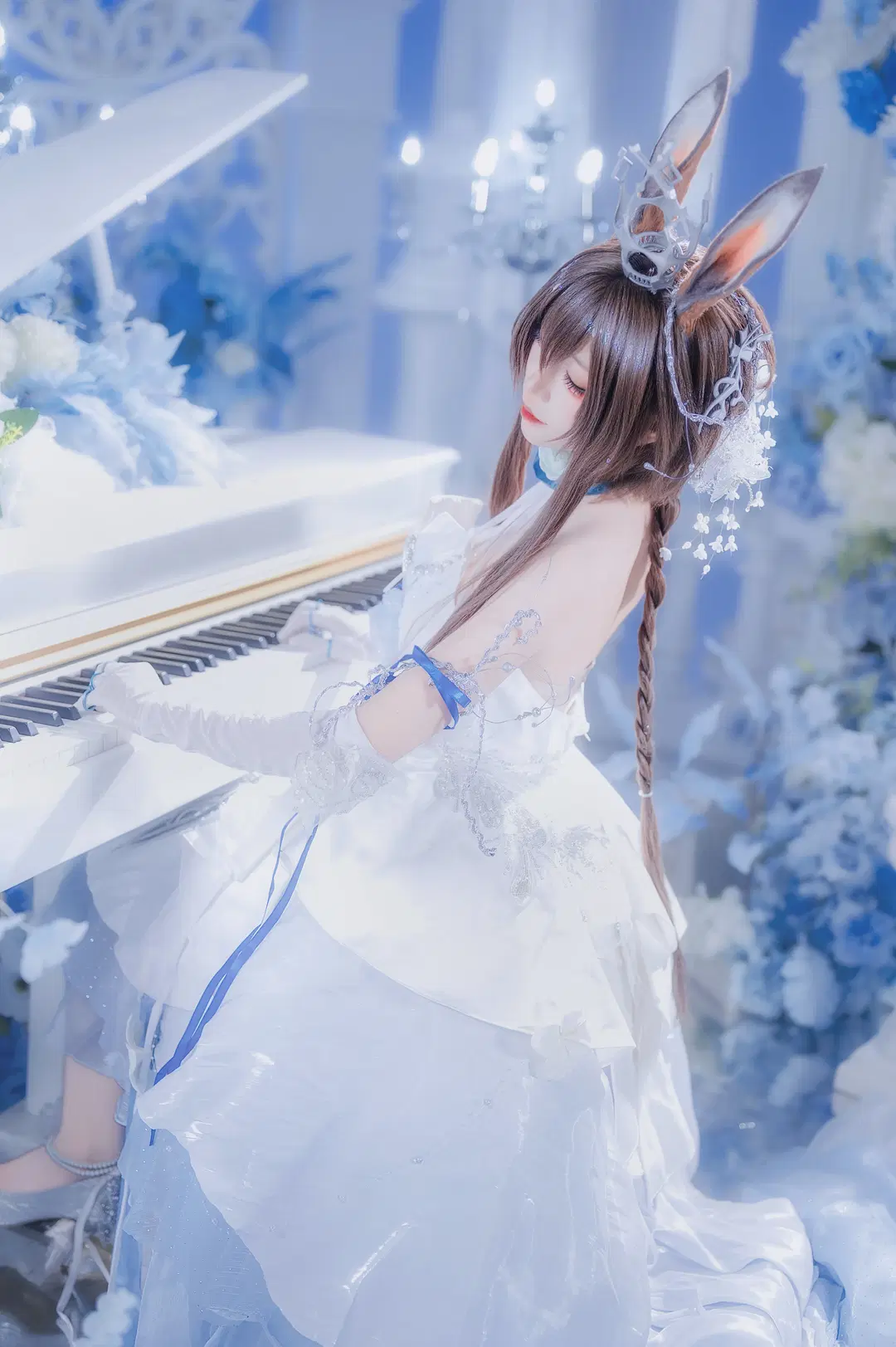 [Amiya cosplay] Arknights Ambience Synesthesia dreamy white-and-blue dreamy gown by 圣骑绯月 - Image 3