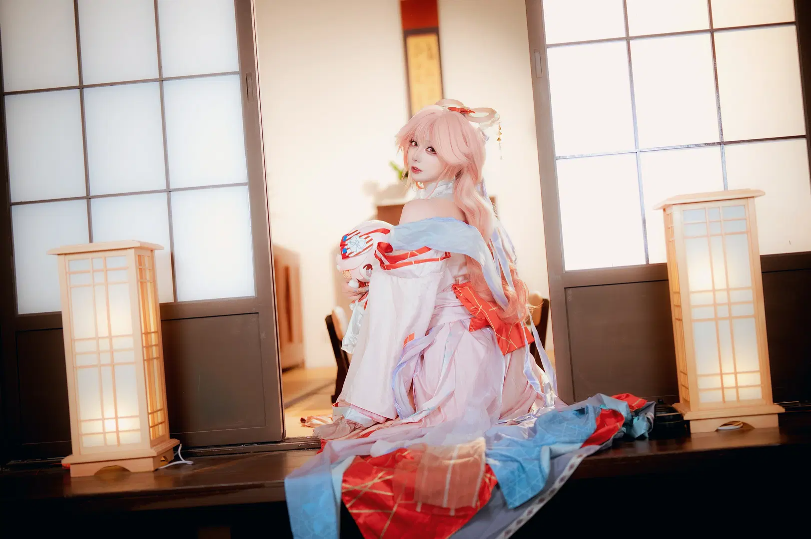 【羽生萌萌香cos】明日方舟常世之幻的粉发少女 - 圣骑绯月 - 第5张