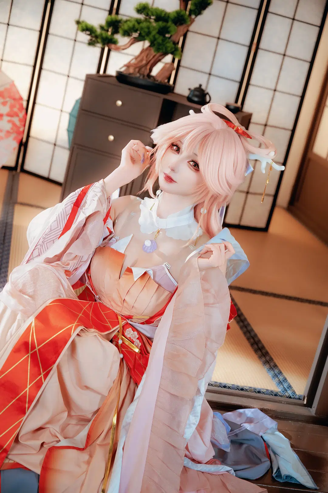 【羽生萌萌香cos】明日方舟常世之幻的粉发少女 - 圣骑绯月 - 第8张