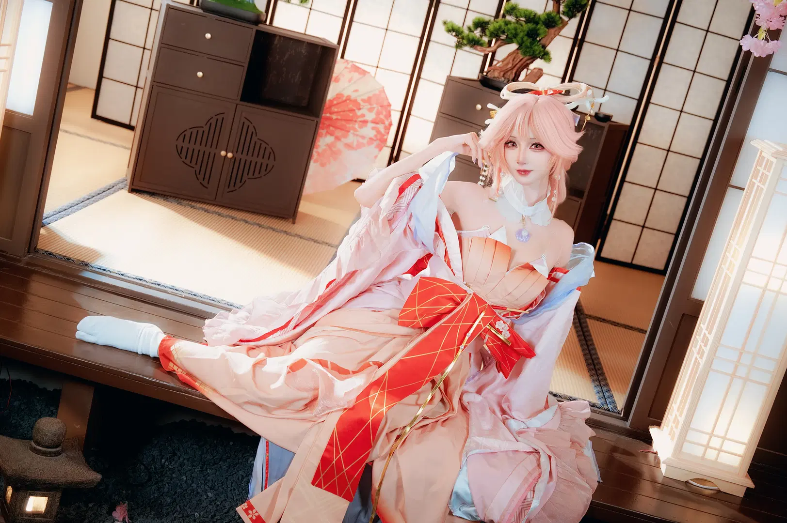 【羽生萌萌香cos】明日方舟常世之幻的粉发少女 - 圣骑绯月 - 第9张