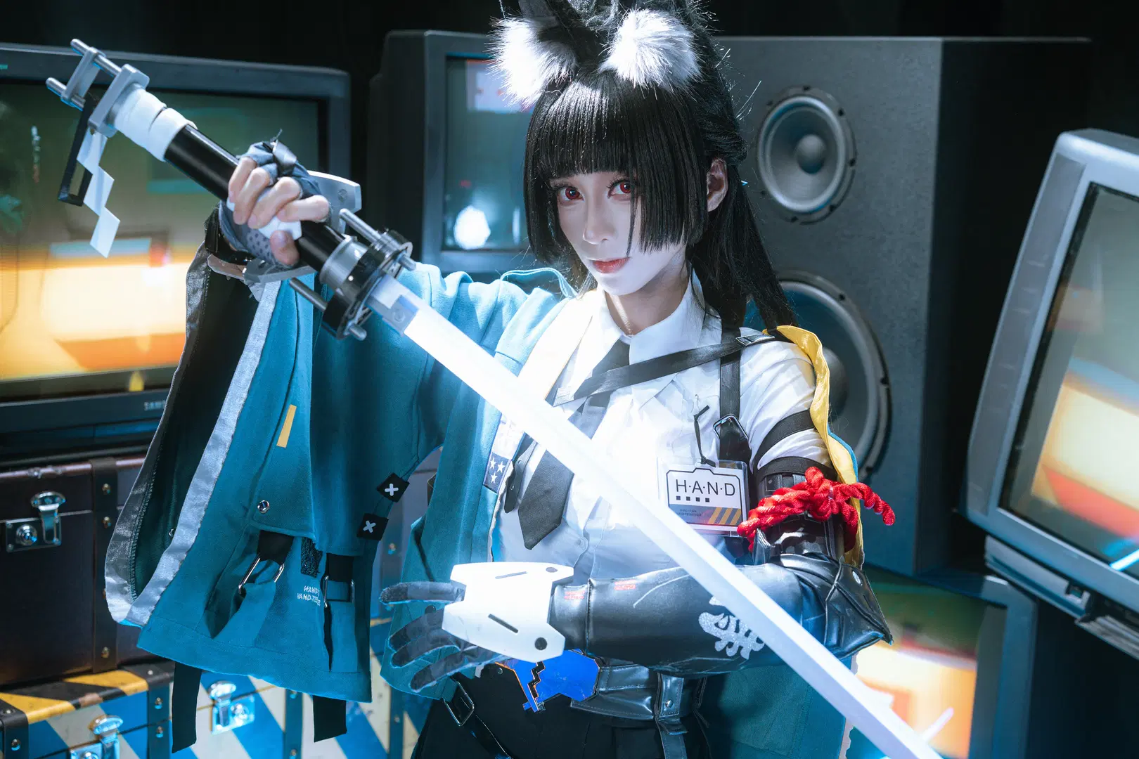 【星見雅コスプレ】レトロテレビの壁の前に佇むサイバーテックウェア、メカニカルアームの存在感が圧巻 - 好人一胎8个 - 6枚目