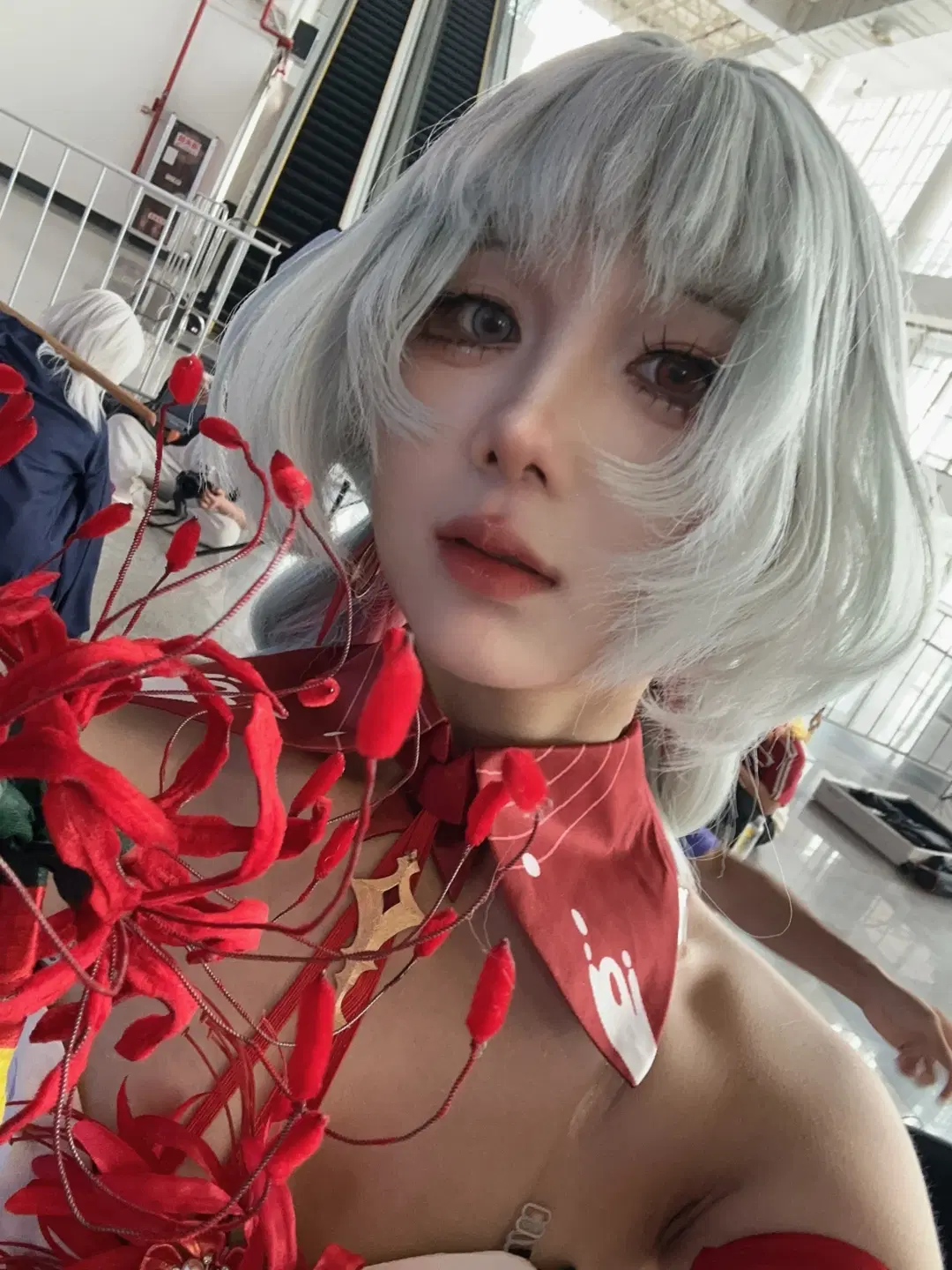 鸣潮, 漫展返图, 弗洛洛cos, 二次元cos, 银发女孩