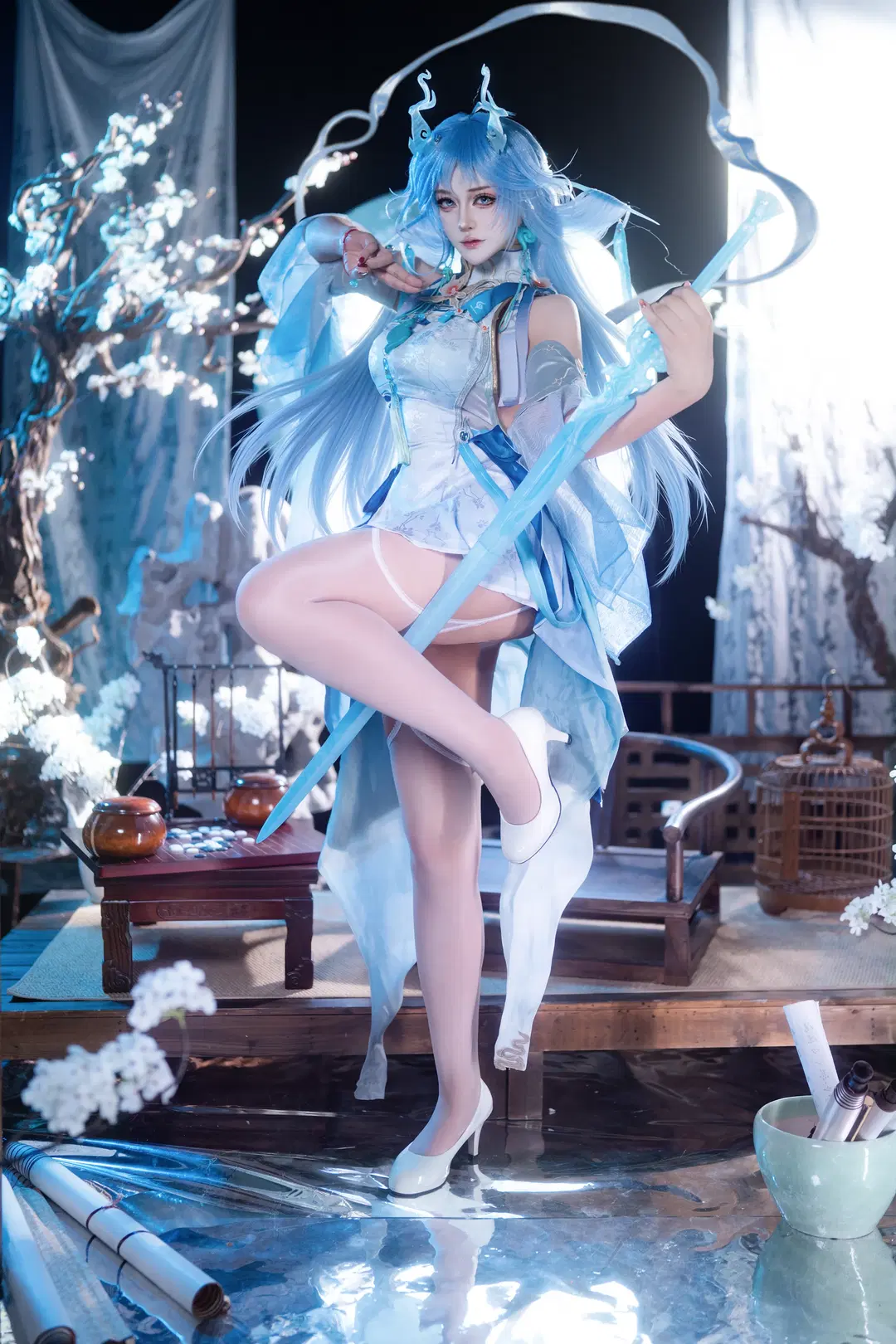 【清宵コスプレ】『鳴潮』清宵、青白の中国風と白ストッキング×ヒールが織りなす美学 - 次元、歌姬 - 2枚目