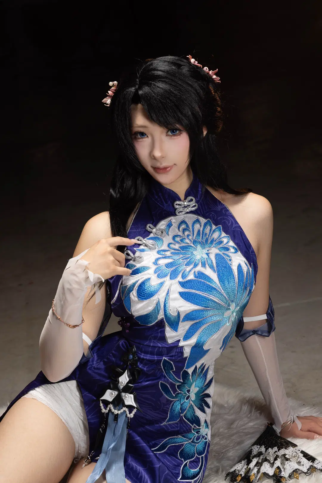 [Yin Ziping cosplay] Lanting Yue's blue-and-purple Traditional Chinese style Qipao paired with a long sword maxes out the atmospheric vibe by 清风摄影人V - Image 9