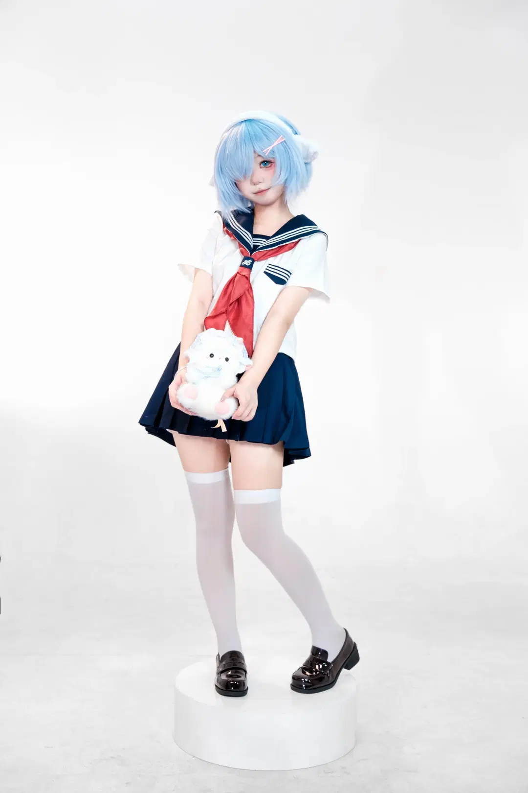 【蕾姆cos】水手服版蕾姆，白丝与蓝发的双重吸引