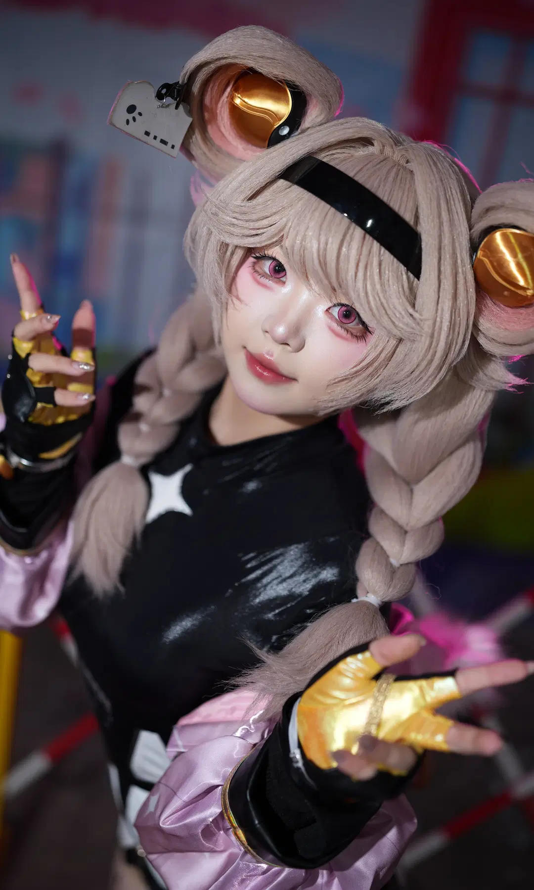 【灯灯cos】鸣潮这套亮面机能风装扮真的太可爱了 - 被窝里的企鹅喵～ - 第2张