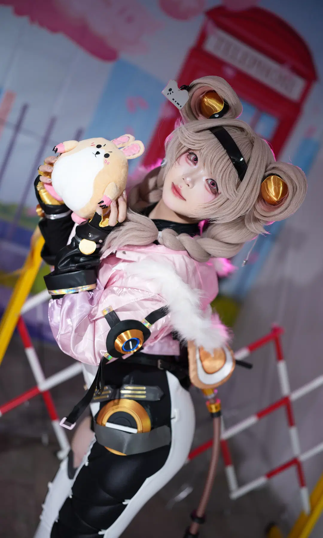 【灯灯cos】鸣潮这套亮面机能风装扮真的太可爱了 - 被窝里的企鹅喵～ - 第3张