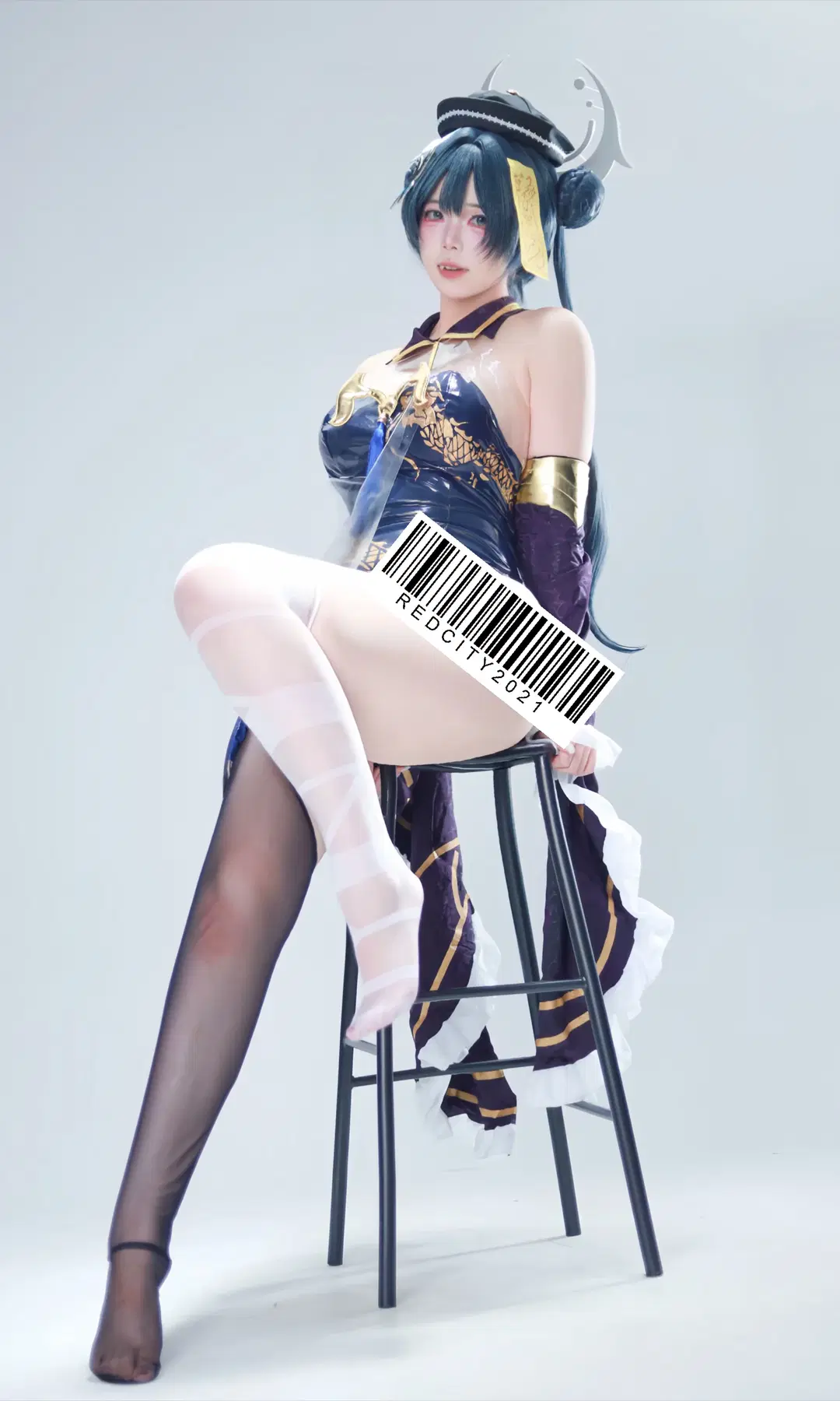 Misaki cosplay: Blue Archive Sassy Brat Styling in Thicc Thighs & Black stockings by 被窝里的企鹅喵～ - Image 2