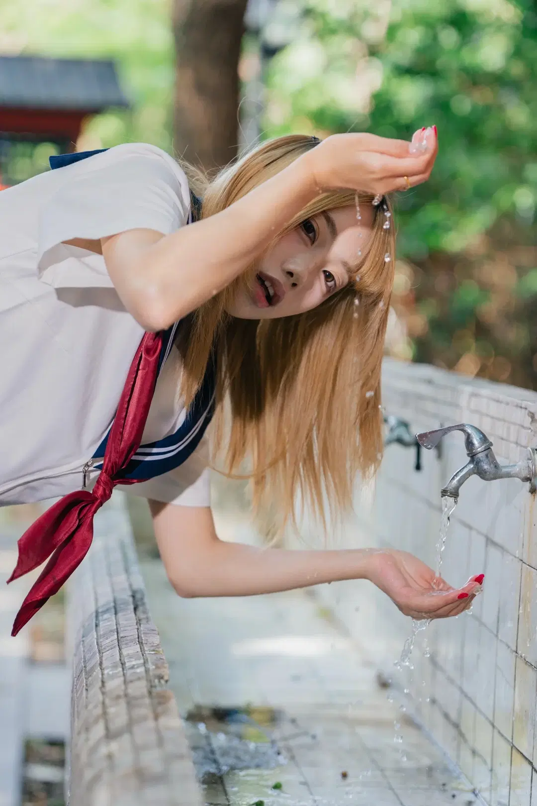 夏日水手服写真 水花四溅的清凉感