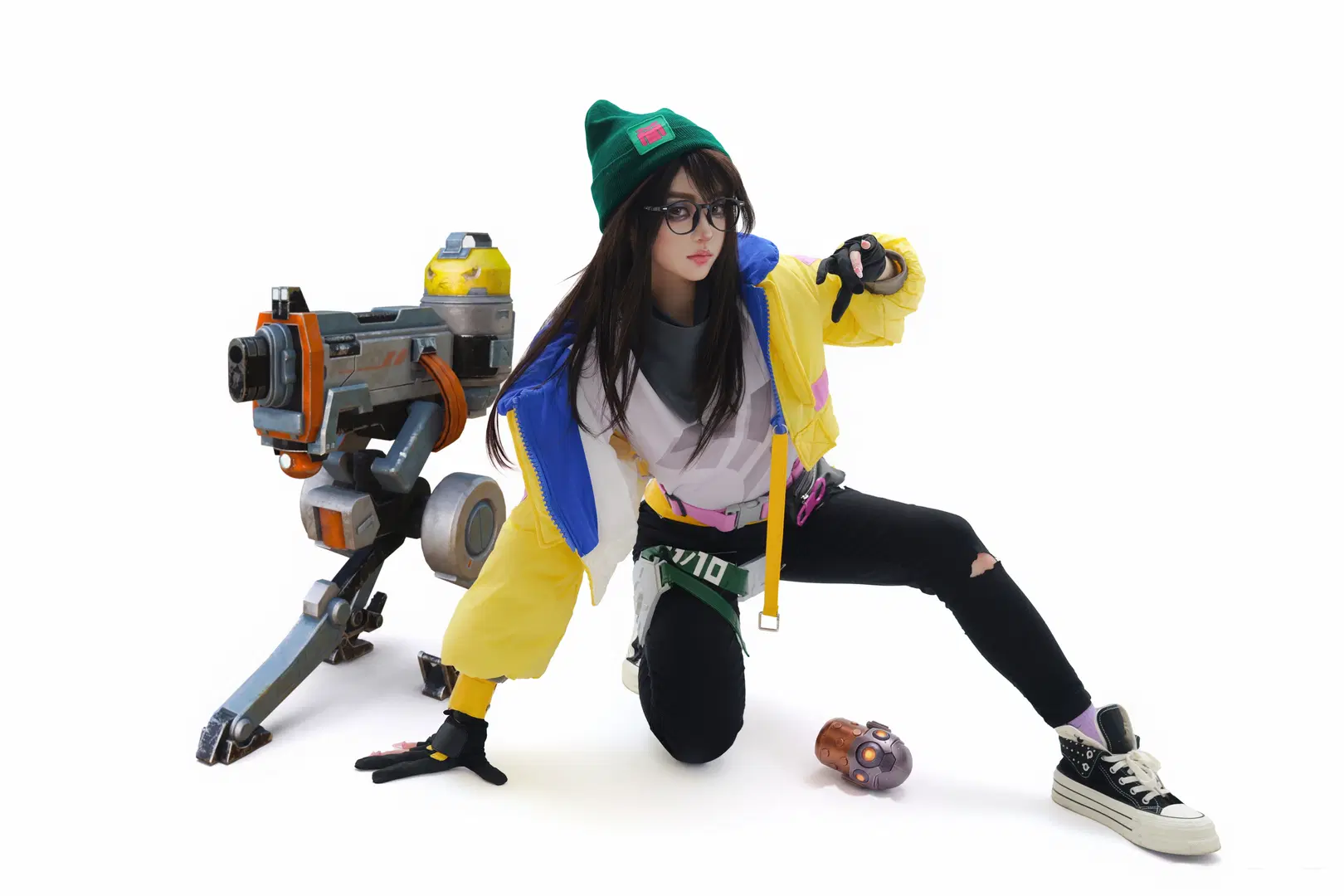 [Killjoy cosplay] VALORANT's mechanical genius is on duty today as well by 小也 - Image 2