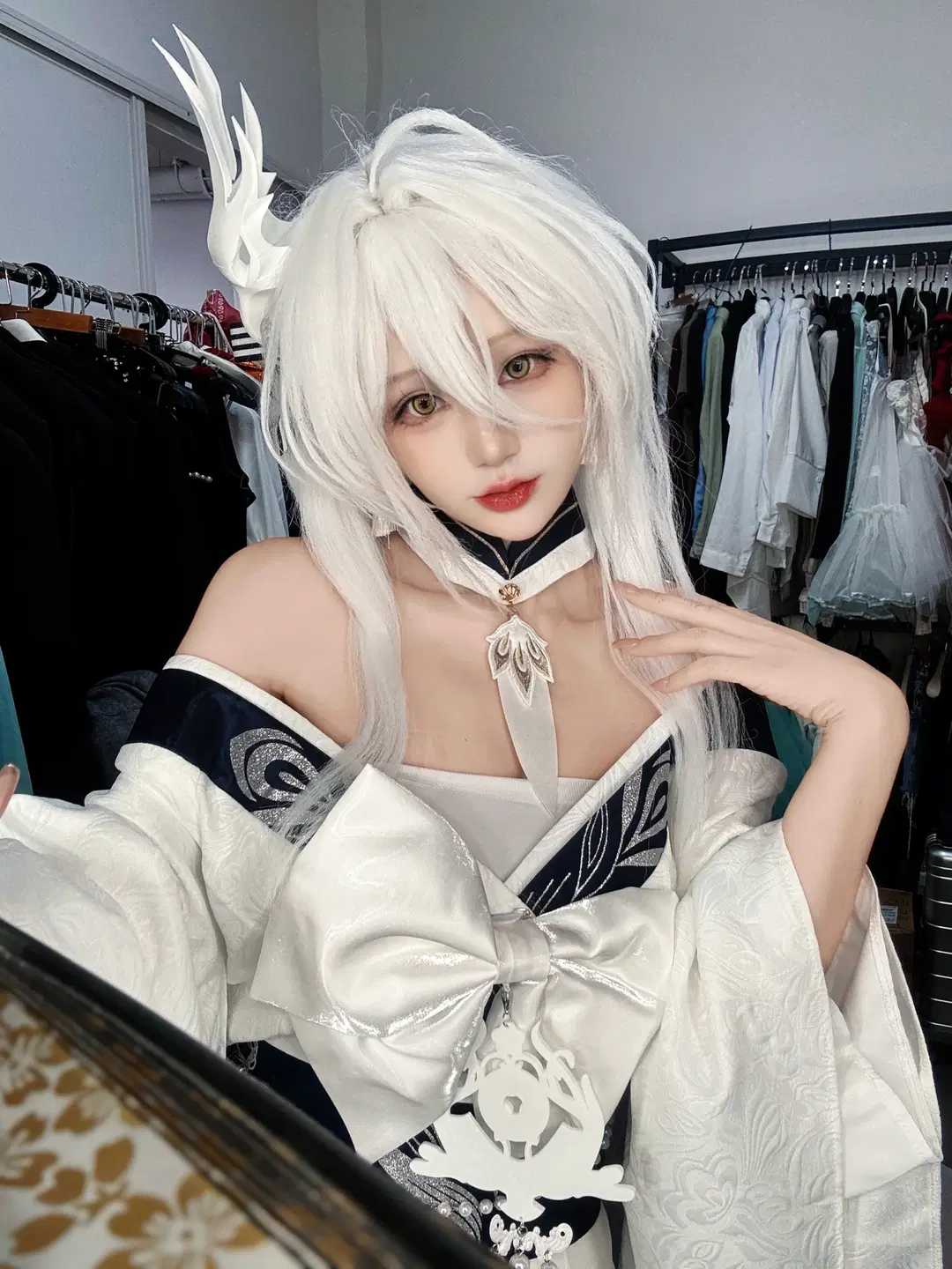 碧蓝航线, 古风cos, 白凤cos, 白发cos, 露肩裙cos