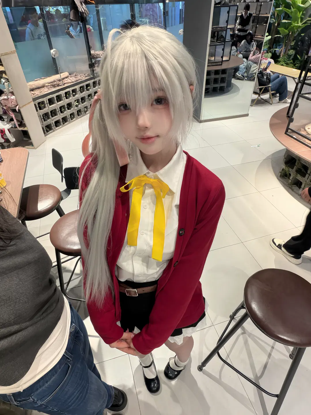 制服少女, 魔女的夜宴, 绫地宁宁cos, 灰发少女, 爬宠探店