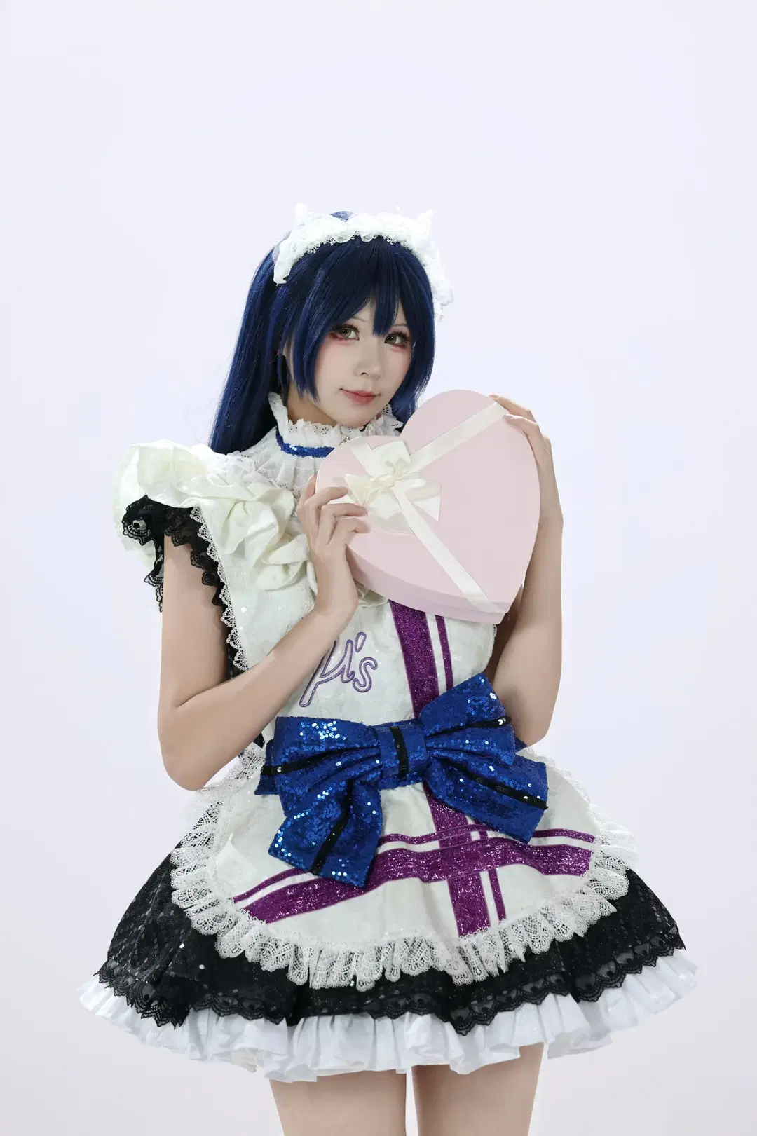 【園田海未コスプレ】青白メイド服風ステージ衣装、スパンコールリボンと黒ストッキングの甘い出会い - 编号0827 - 2枚目