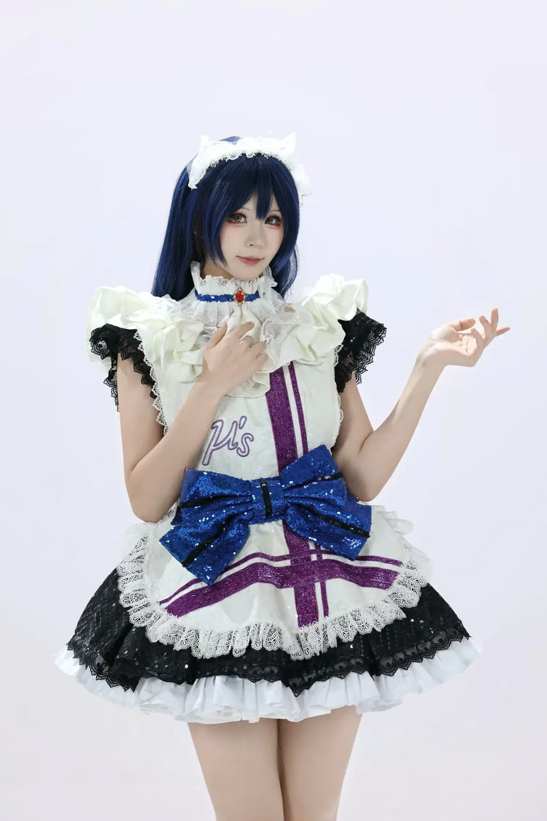 【園田海未コスプレ】青白メイド服風ステージ衣装、スパンコールリボンと黒ストッキングの甘い出会い - 编号0827 - 3枚目