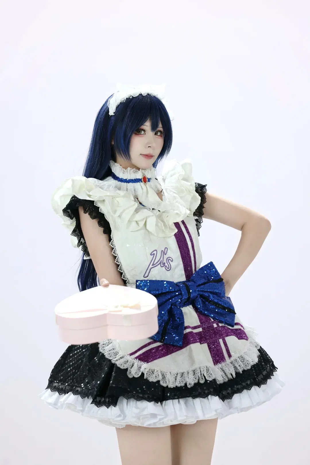 【園田海未コスプレ】青白メイド服風ステージ衣装、スパンコールリボンと黒ストッキングの甘い出会い - 编号0827 - 5枚目