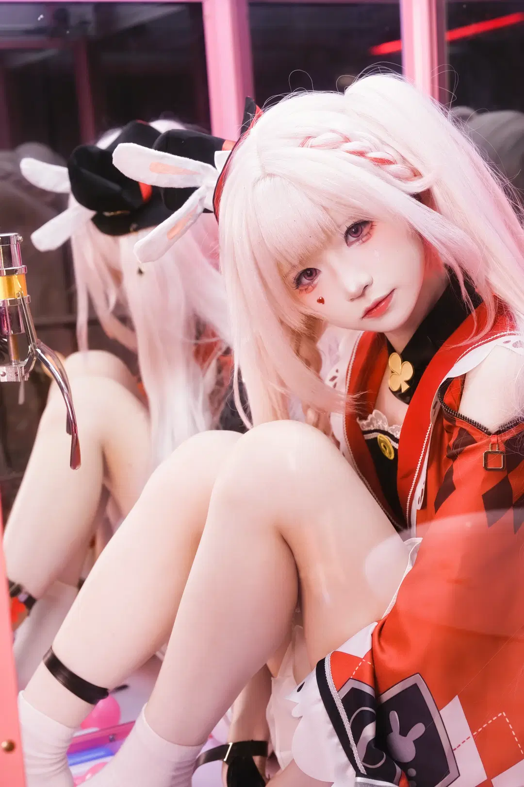 [Sparkle cosplay] Honkai: Star Rail: Scarlet-Clad Bunny Girl Under the Neon Lights by 茶包 - Image 6