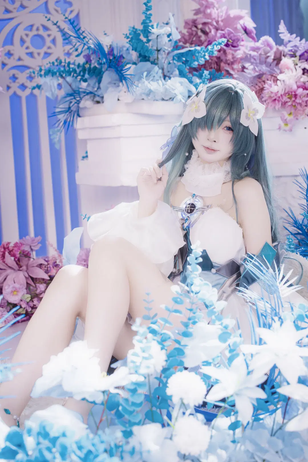 [Vodyanitsa cos] Quiet light and shadow in the sea of flowers, recording the dreamy moments of the blue-toned girl by 茶包 - Image 2