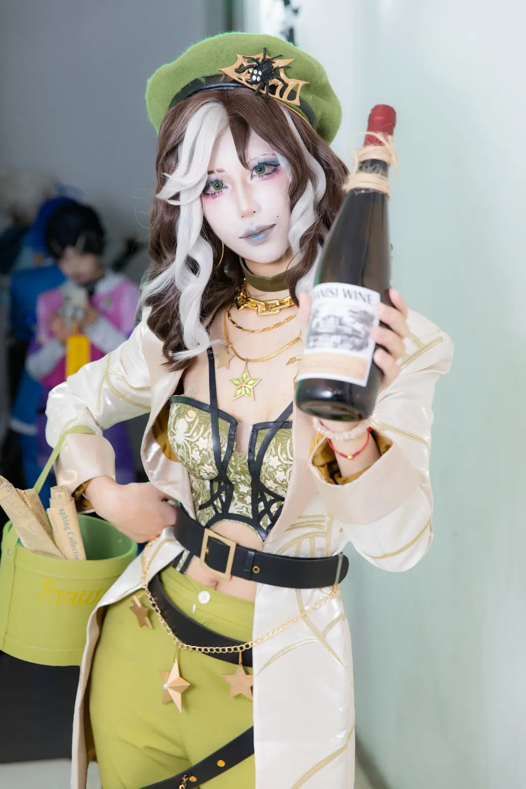 第五人格调酒师cos，微醺氛围下的静安大悦城场照 - 次元重启 - 第4张