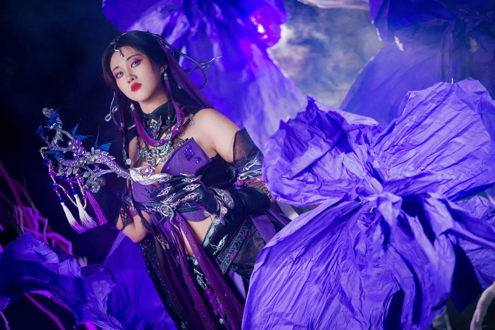 [Five Poisons Sect Cosplay] JX3 Online Chengji Set Poison Sister: Exploring Mysterious Miao Frontier Aesthetics by ELIZER（cos版） - Image 4