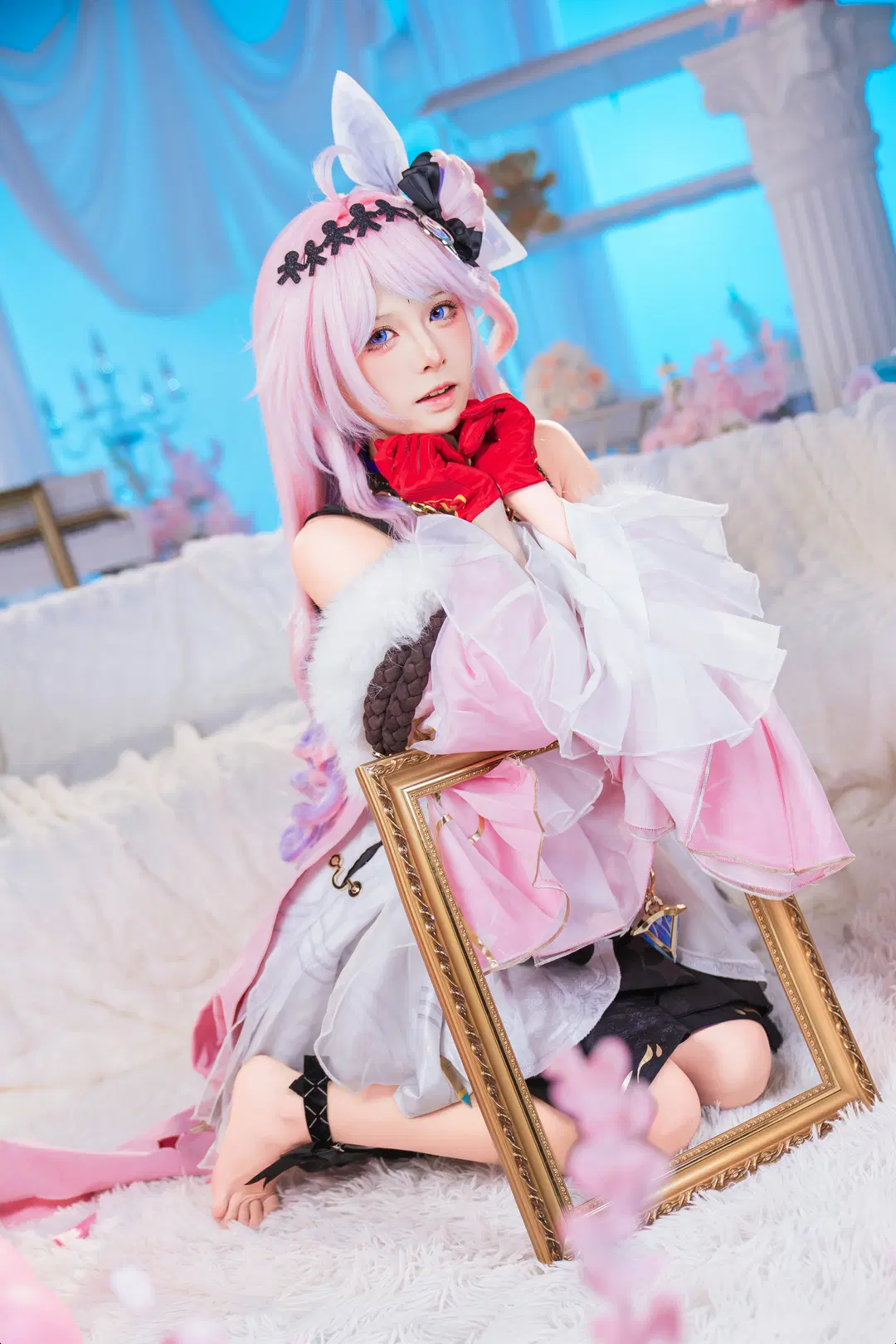鸣潮, 达妮娅cos, 粉色长发, 二次元cosplay, 漫画腿
