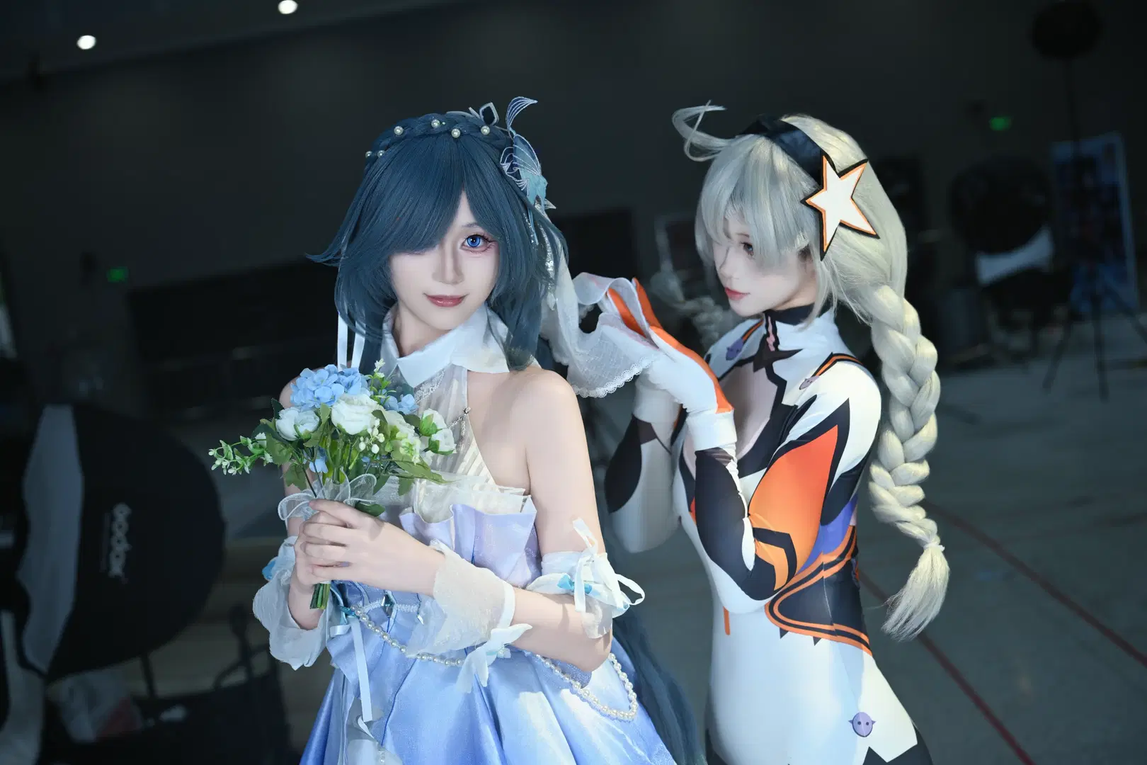 【琪亚娜cos】崩坏3太虚山喂鸡的场照记录 - 一口啾啾小猫 - 第3张