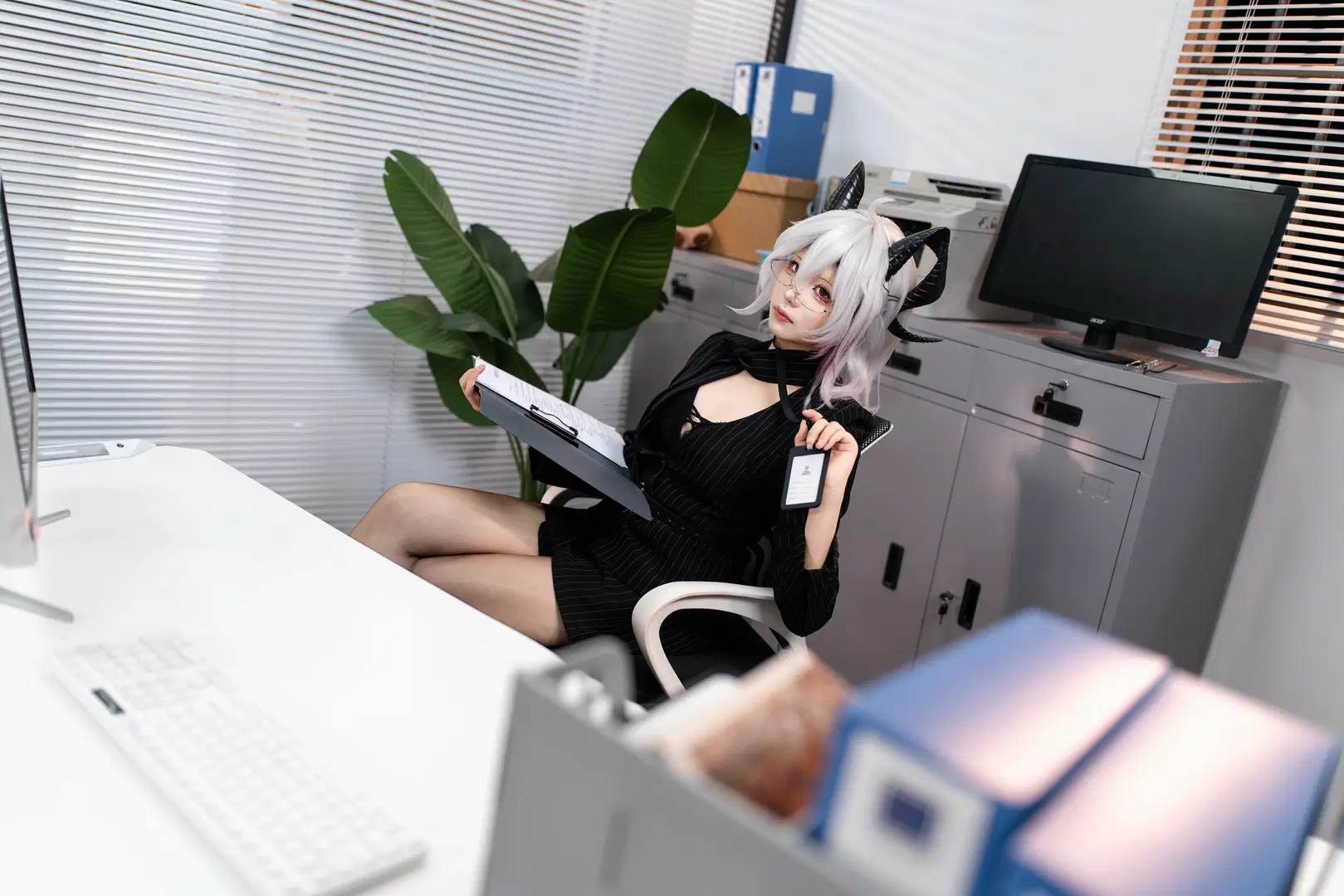【赞妮cos】鸣潮赞妮的办公室OL打工记 - YH在漫展📷 - 第6张