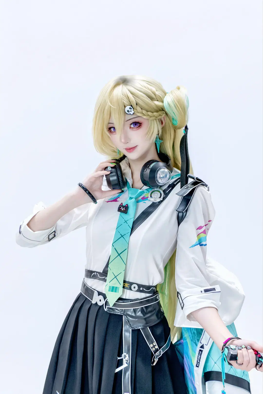【琳奈cos】鸣潮拉海洛学生组的白棚拍摄记录 - A_R_零 - 第3张
