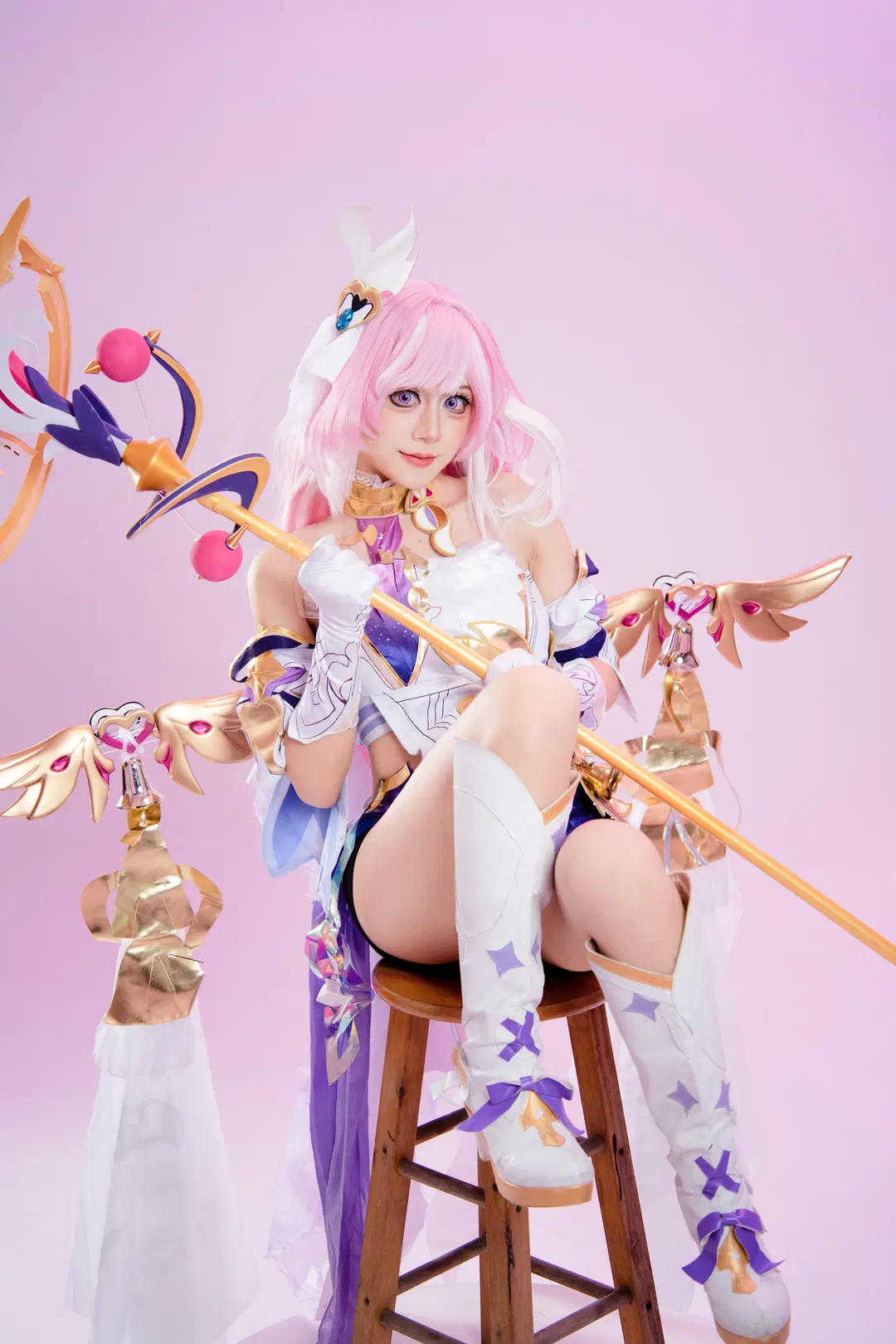 【粉發魔法少女cos】粉色影棚裡的華麗法杖與長靴 - GG - 第3張