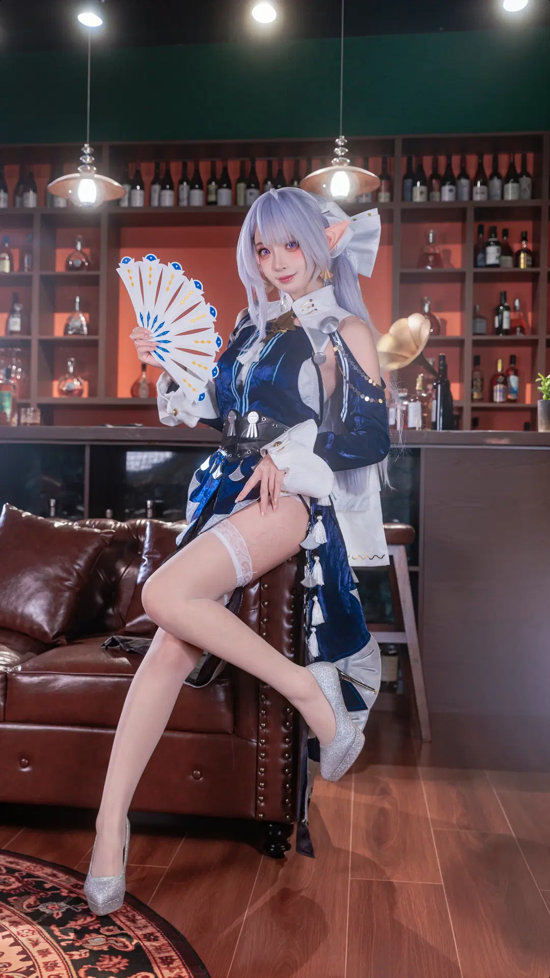 [Velina cosplay] Zenless Zone Zero's elegant agent taking a respite in a tavern by 墨离 - Image 2