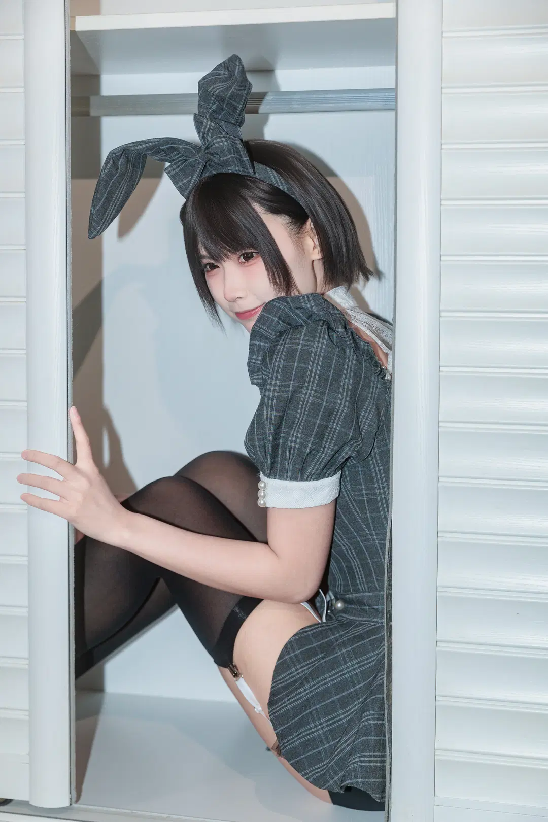 躲進衣櫃的格子兔女郎 - 墨离 - 第3張