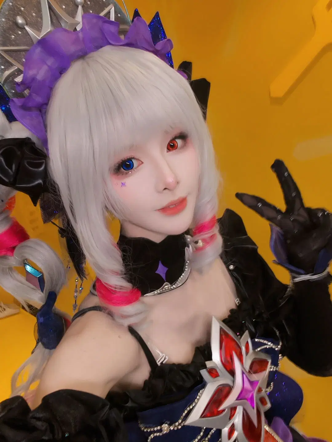 [Gwen cosplay] Golden Spatula Heterochromia Eyes and Pink Dip-Dye Experience by 不慌Davonte - Image 4