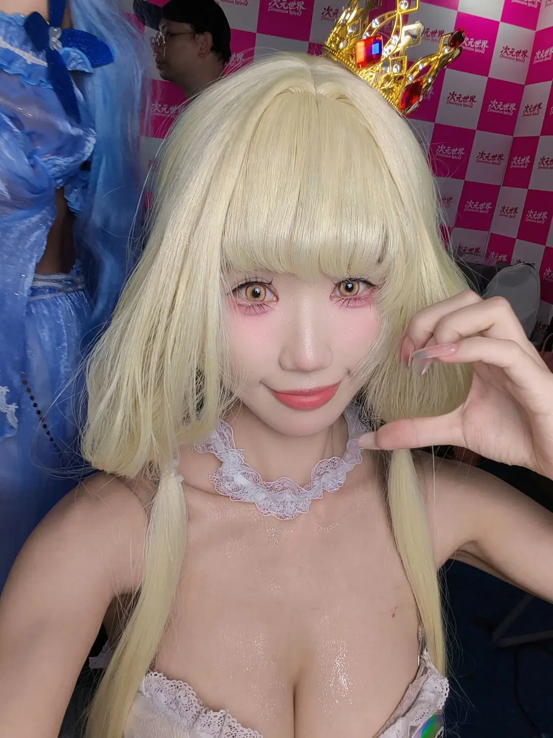 CICF Expo Casual Photo Log: Blonde Hair & White Lace Styling by 不慌Davonte - Image 2