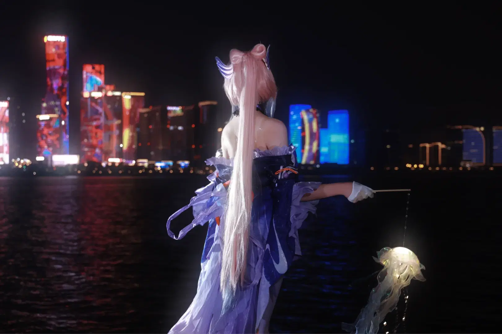 【珊瑚宫心海cos】水边夜景提灯寻找彼岸微光 - 倾寒 - 第2张
