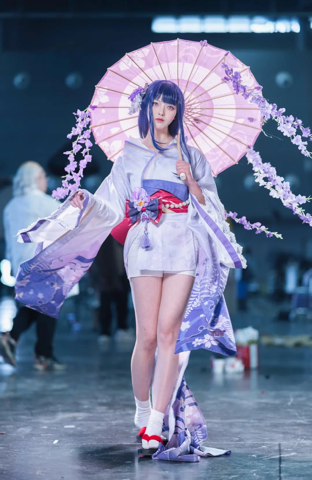 【雷电真cos】原神紫藤花下的温柔光影