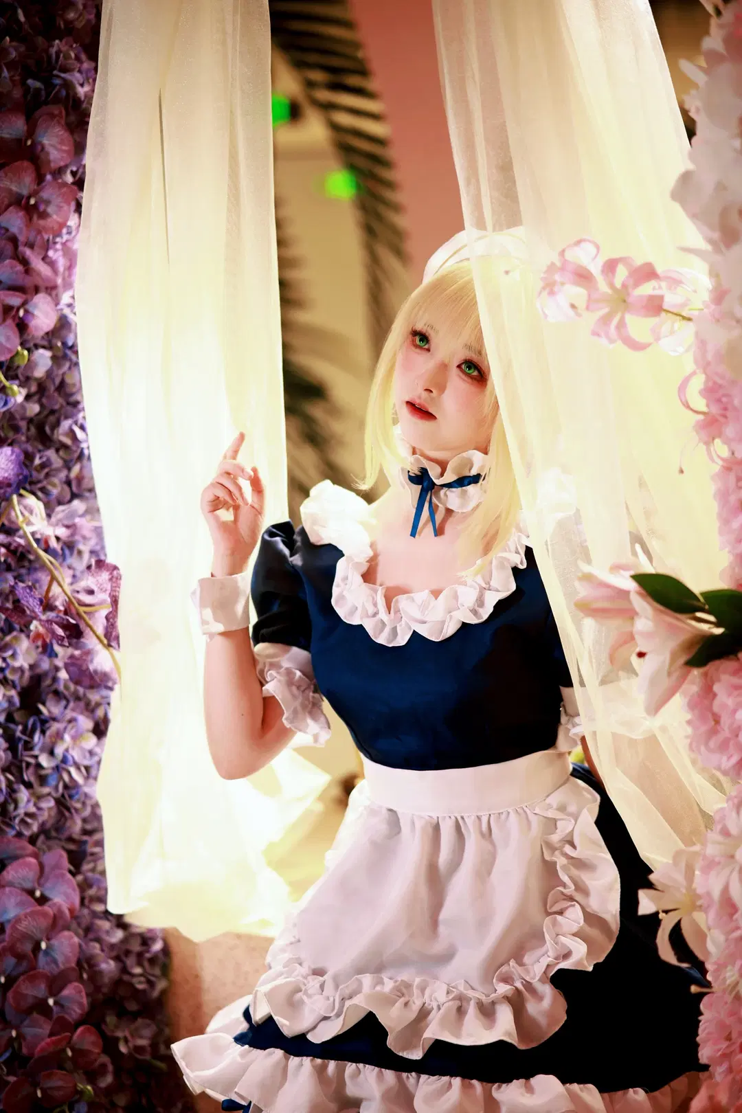 [Altria cosplay] Fate/Grand Order maid outfit: The intricate details and lighting are simply extraordinary by 倾寒 - Image 5