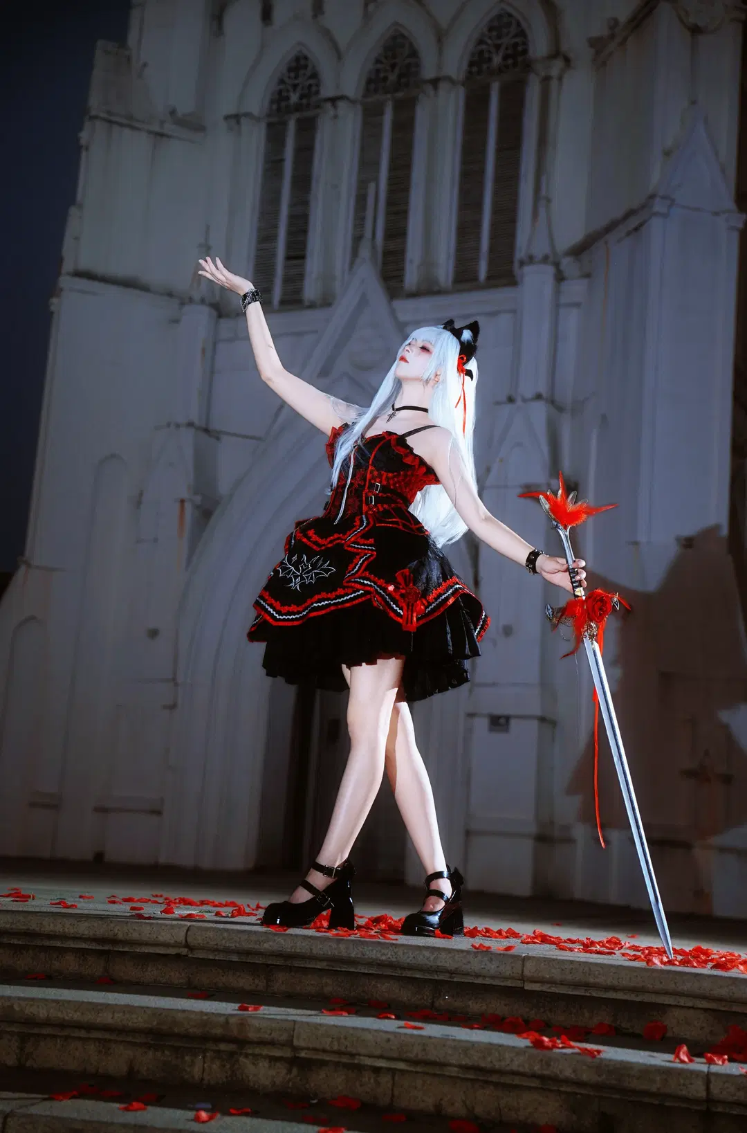 Night Photoshoot Record of Dark Gothic Lolita and Rose Longsword by 倾寒 - Image 5