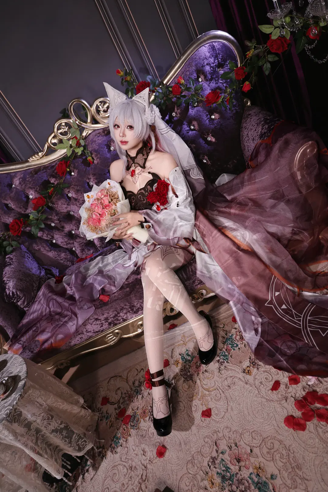 【大月下cos】崩坏3十周年的花嫁，红玫瑰与白丝绒的浪漫 - 柒瑜染月 - 第2张