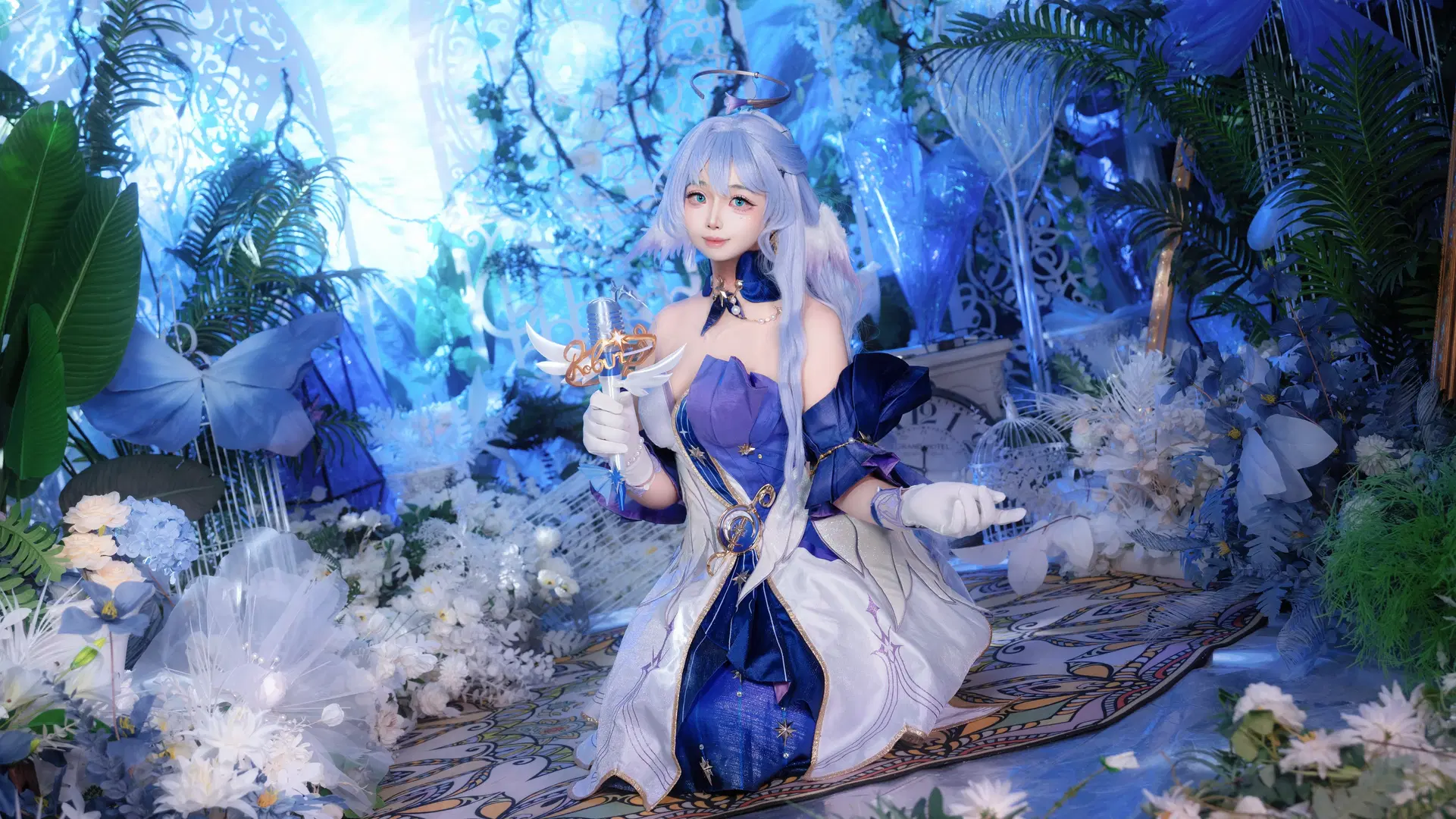 崩坏星穹铁道, 知更鸟cos, 二次元cosplay, 游戏角色扮演, 蓝白礼服