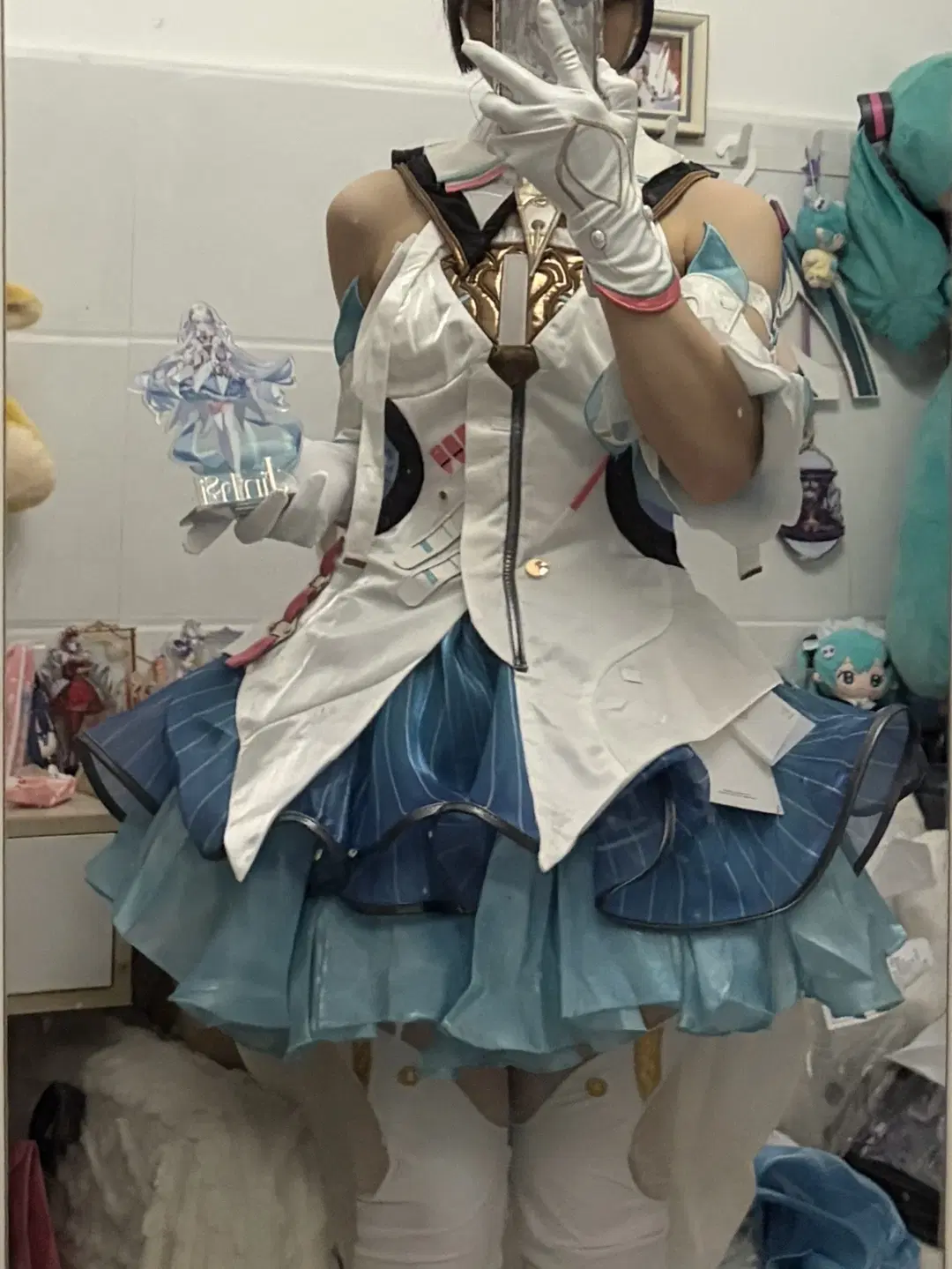 鳴潮, 今汐コスプレ, 白ストッキング, ゲームキャラクターコスプレ, 白鹿のお団子ヘア