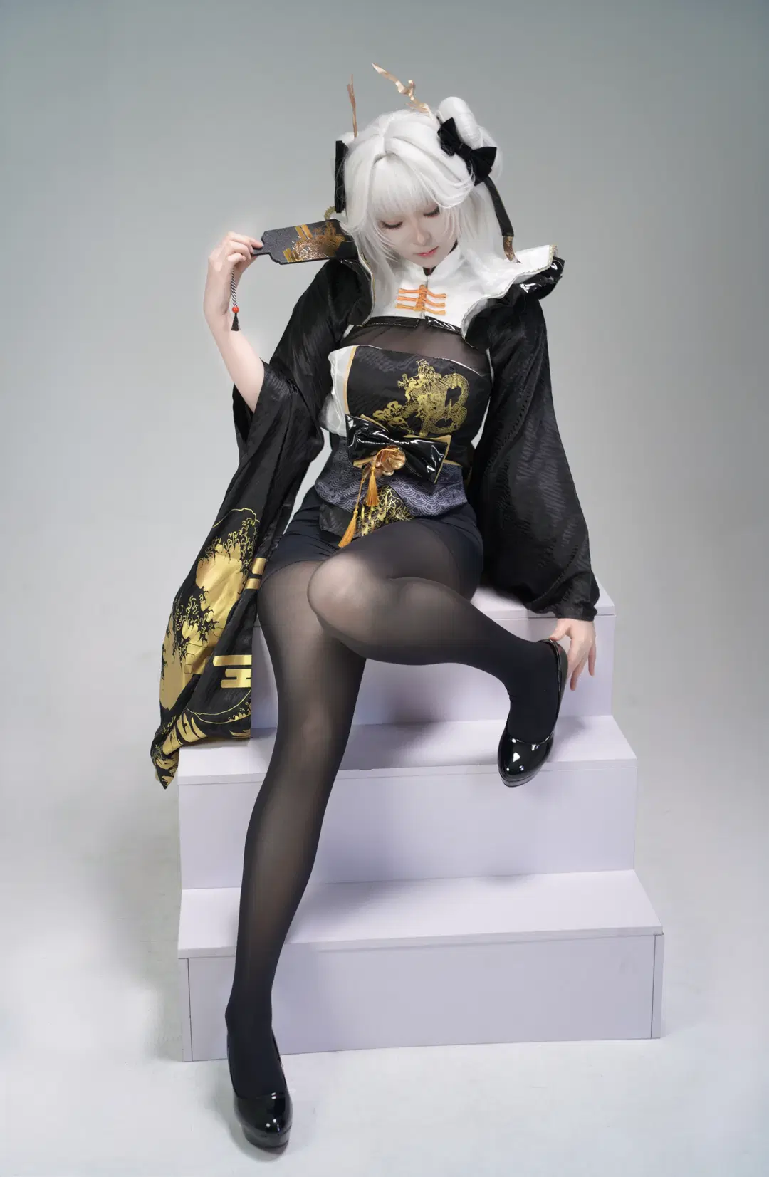 【白兔布兰儿cos】胜利女神白兔布兰儿，黑白金国风与二次元的碰撞 - 木白（二摄版） - 第2张