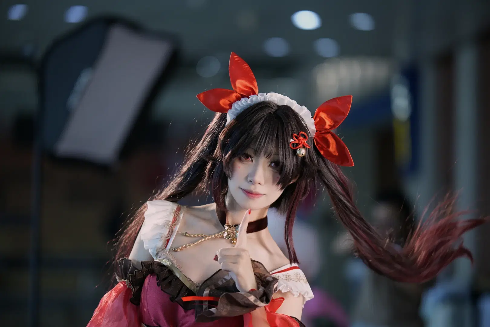 [Sparkle cosplay] Red-and-Black Japanese Maid Style at the Comic Convention by aaaa - Image 2