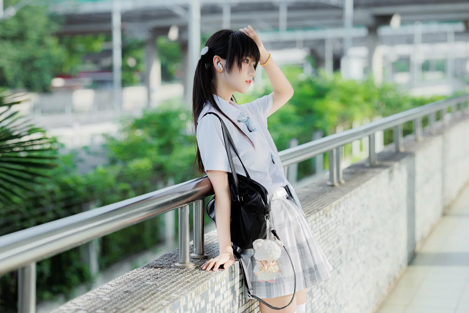 初夏の駅ホームで紡ぐJK制服ポートレート - 渡井LastRemote - 3枚目