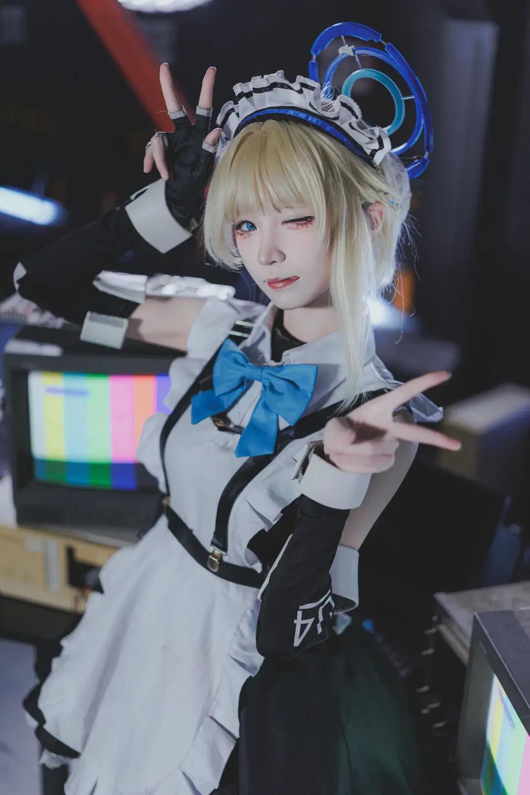 【飛鳥馬トキ コスプレ】『ブルーアーカイブ』レトロサーバルームに灯る近未来メイドの美学 - 渡井LastRemote - 2枚目