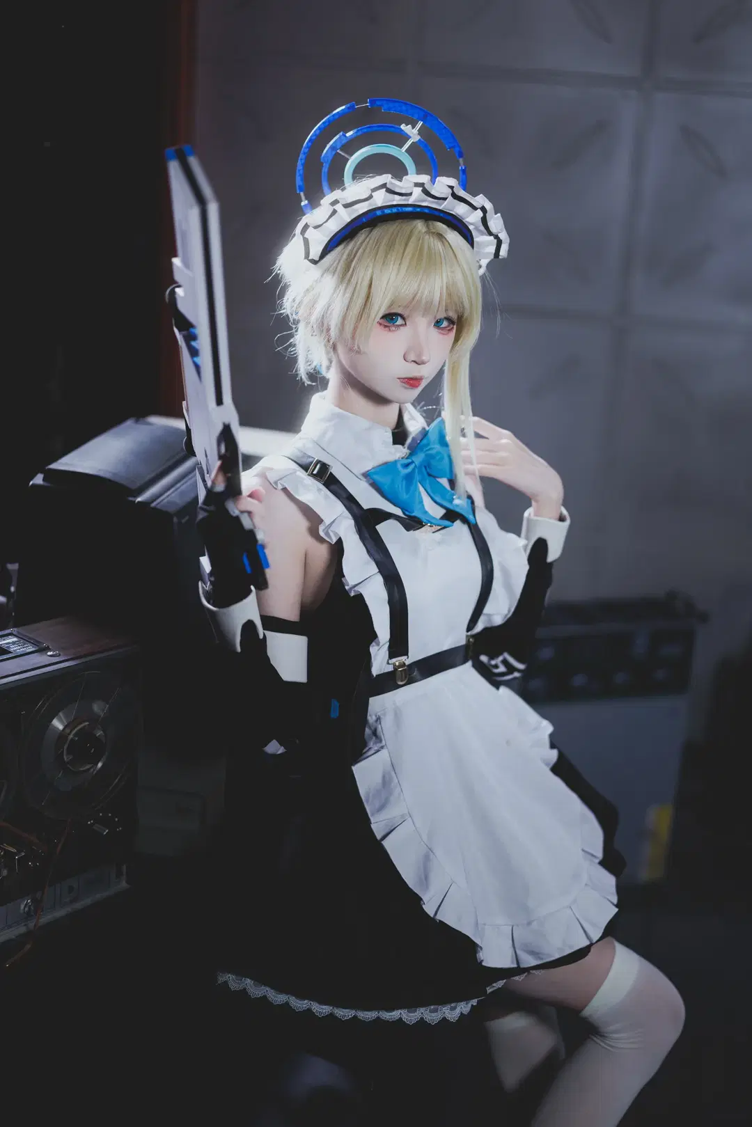 【飛鳥馬トキ コスプレ】『ブルーアーカイブ』レトロサーバルームに灯る近未来メイドの美学 - 渡井LastRemote - 3枚目