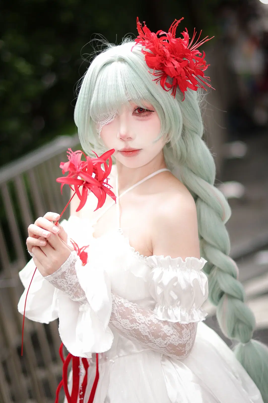 [Phrolova cosplay] Wuthering Waves: Outdoor Shoot Record of White Dress and Mint-Green Long Hair by 云离饱饱 - Image 2
