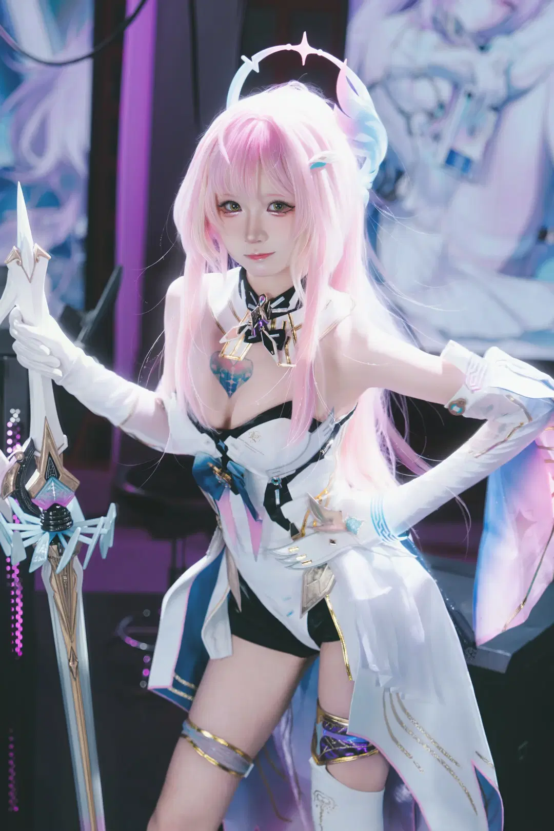 【爱弥斯cos】鸣潮科幻机娘风，光影中的救世之约 - X.Pu📷 - 第2张