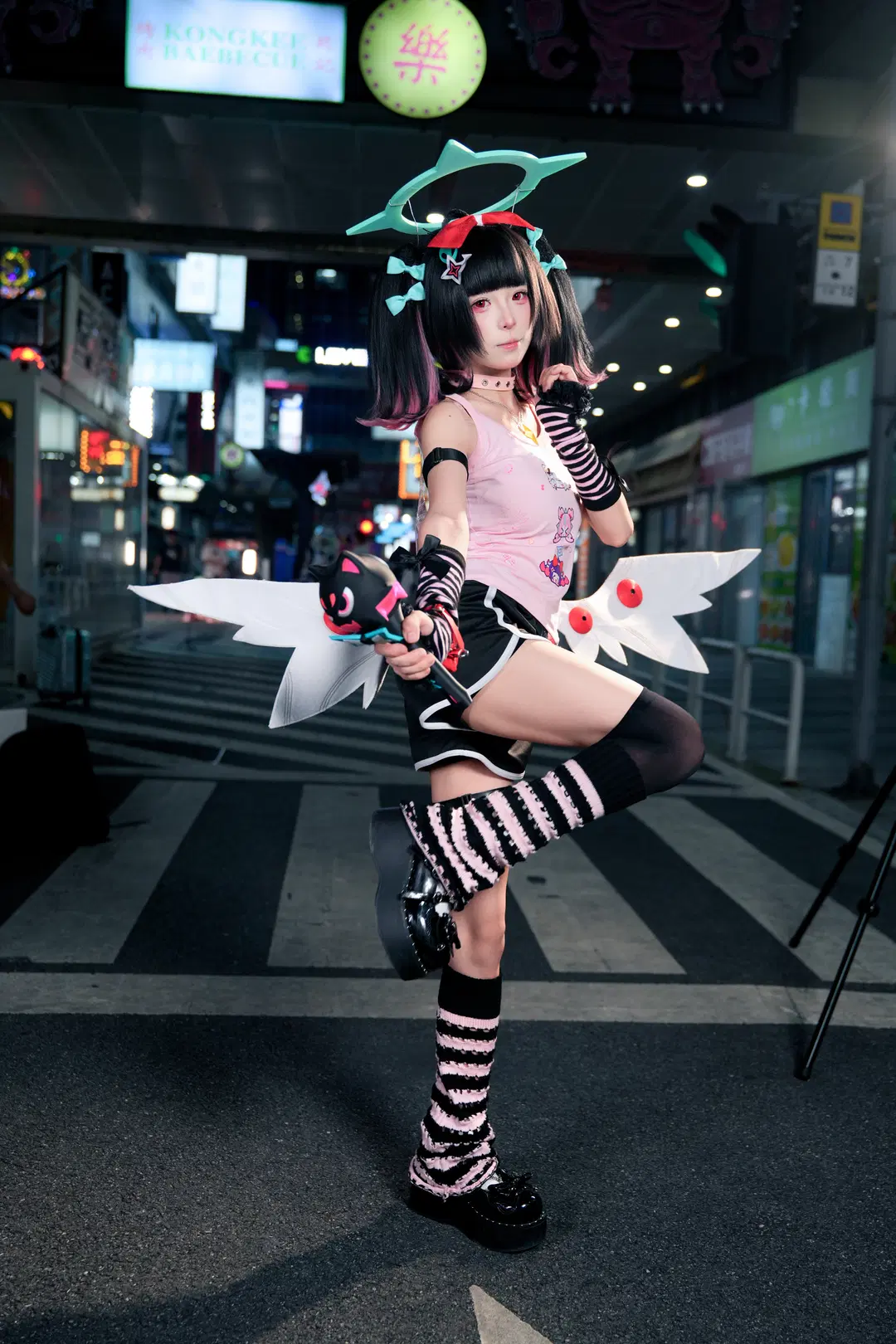 【南宫羽cos】绝区零街头穿搭，粉色小背心暗黑与甜美混搭 - 暴食水獭 - 第3张