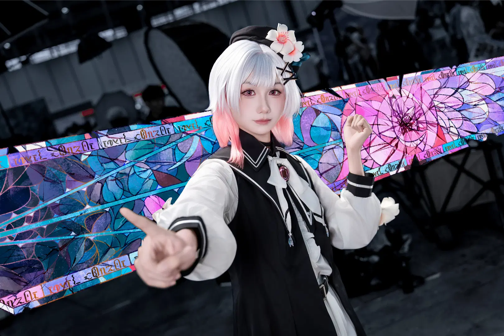 [Emma cosplay] Arknights Magical Girls Witch Trial: Fighting Side by Side by 三叶ののの - Image 2